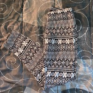 Black and white leggings size small